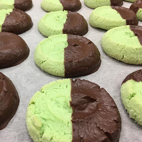 chocolate-dipped mint